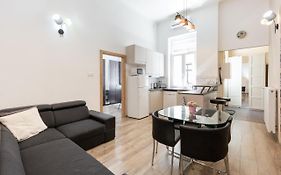 D78 Dohany Apartment